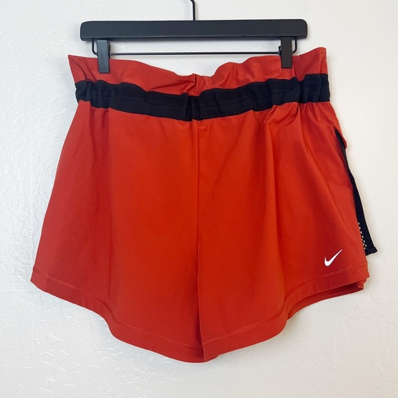 ✖️SOLD✖️•NIKE X Naomi Osaka• Utility Tennis Shorts in Cinnabar Red Size Medium - Picture 3 of 15